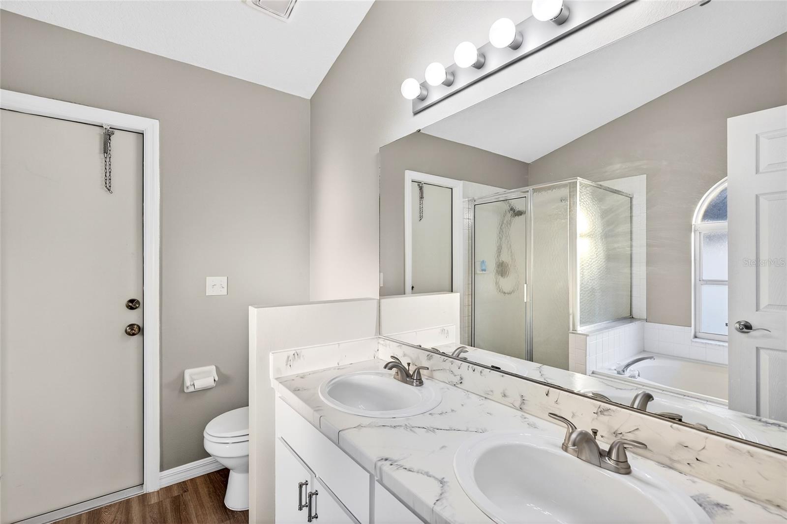 Image 21 of 56 For 216 Robbins Rest Circle