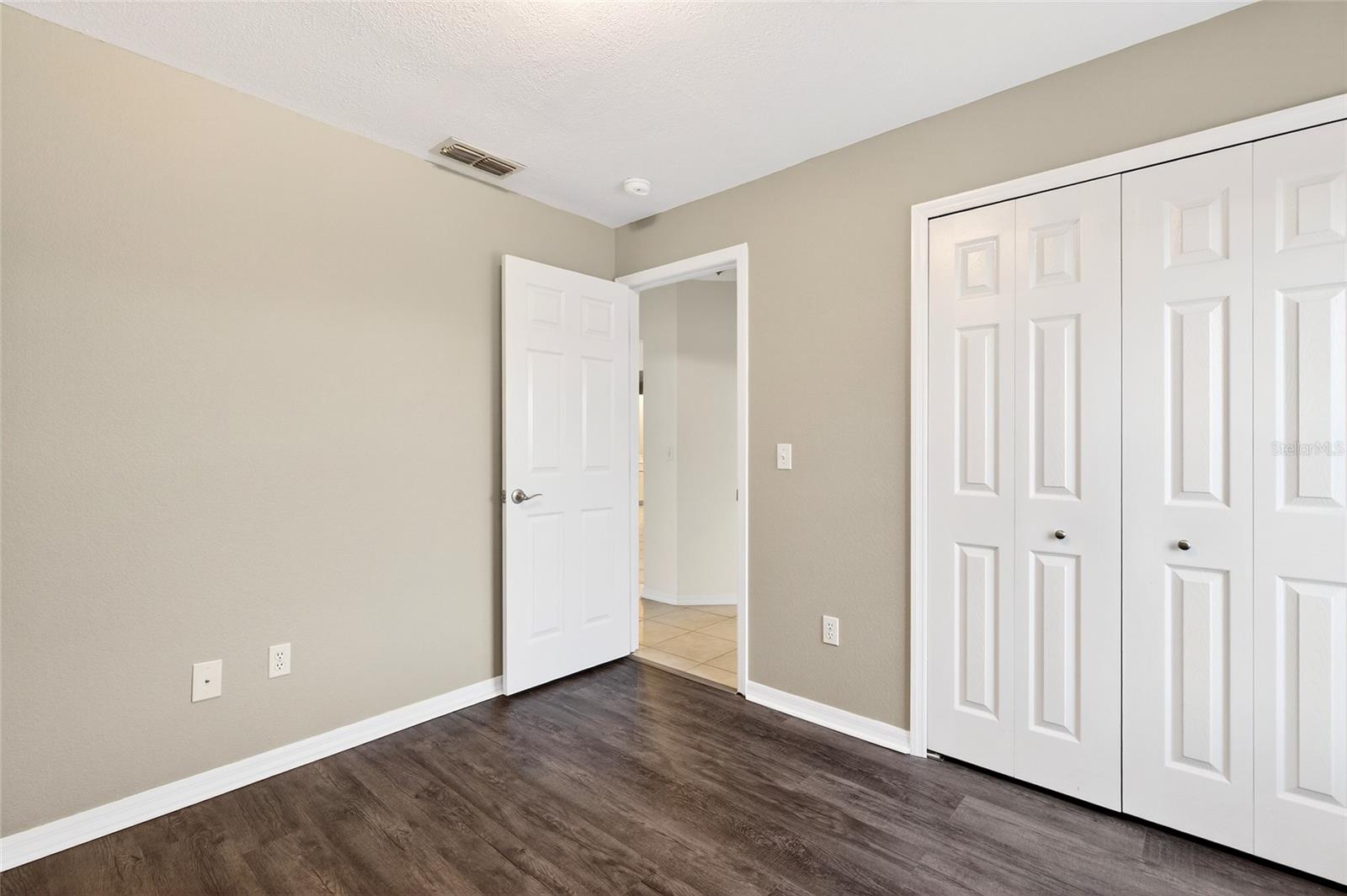 Image 24 of 56 For 216 Robbins Rest Circle