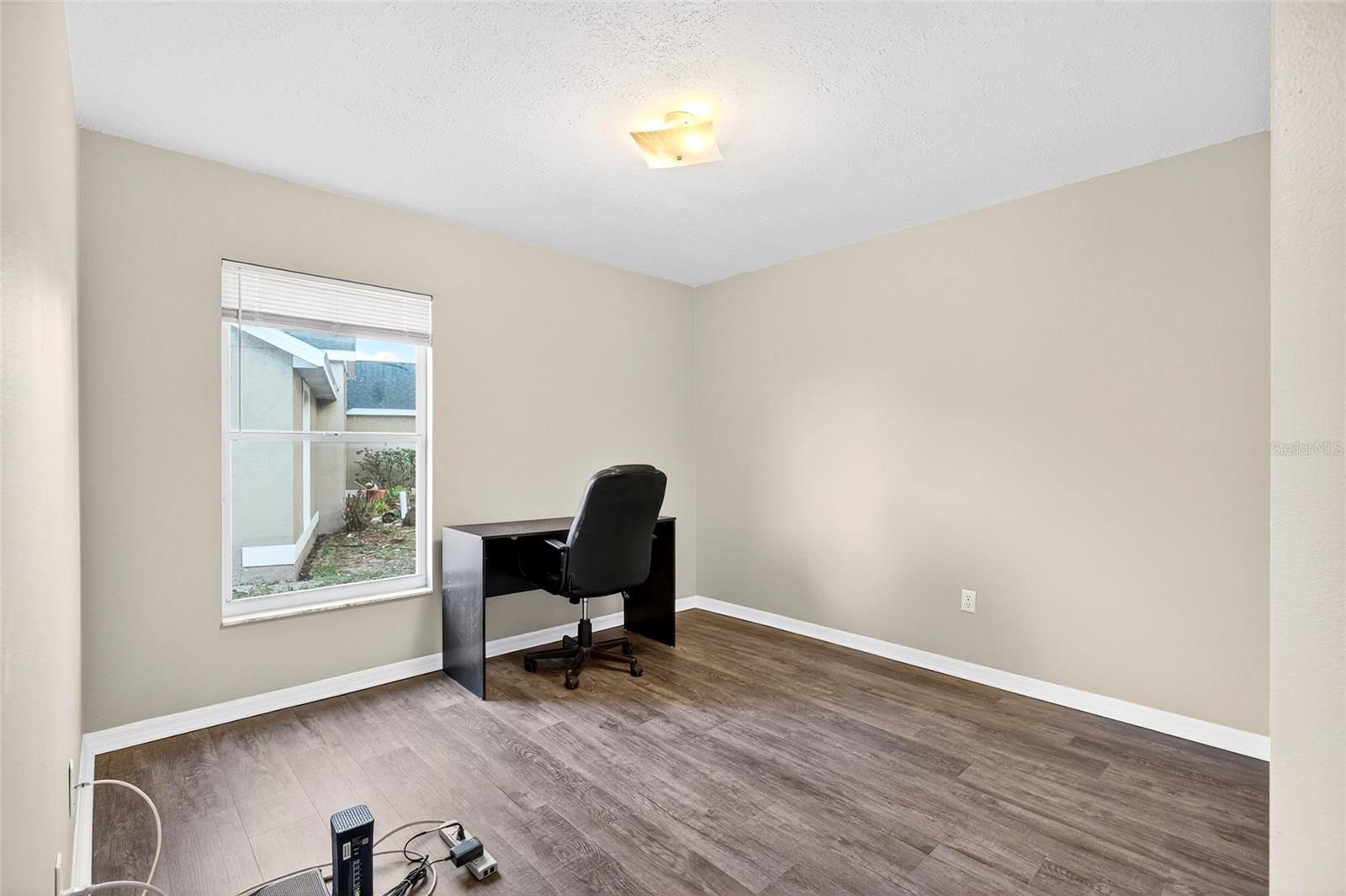 Image 25 of 56 For 216 Robbins Rest Circle