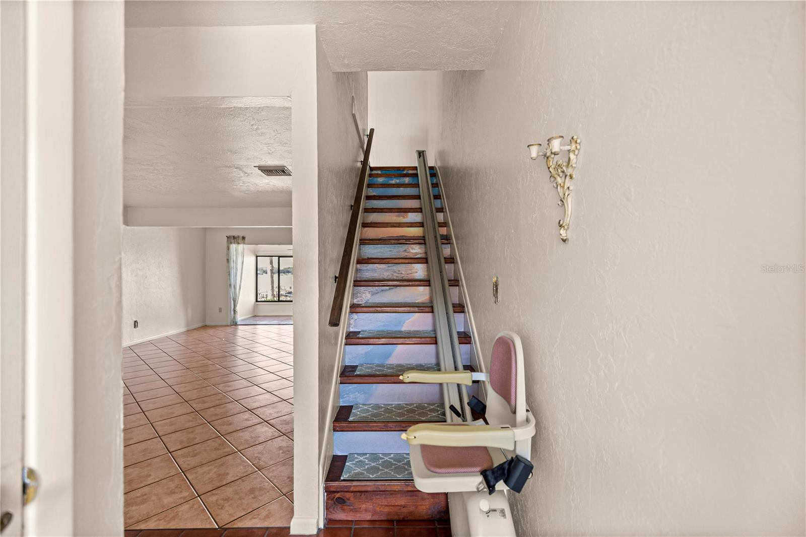 Image 16 of 32 For 11001 Sunset Harbor Road B14