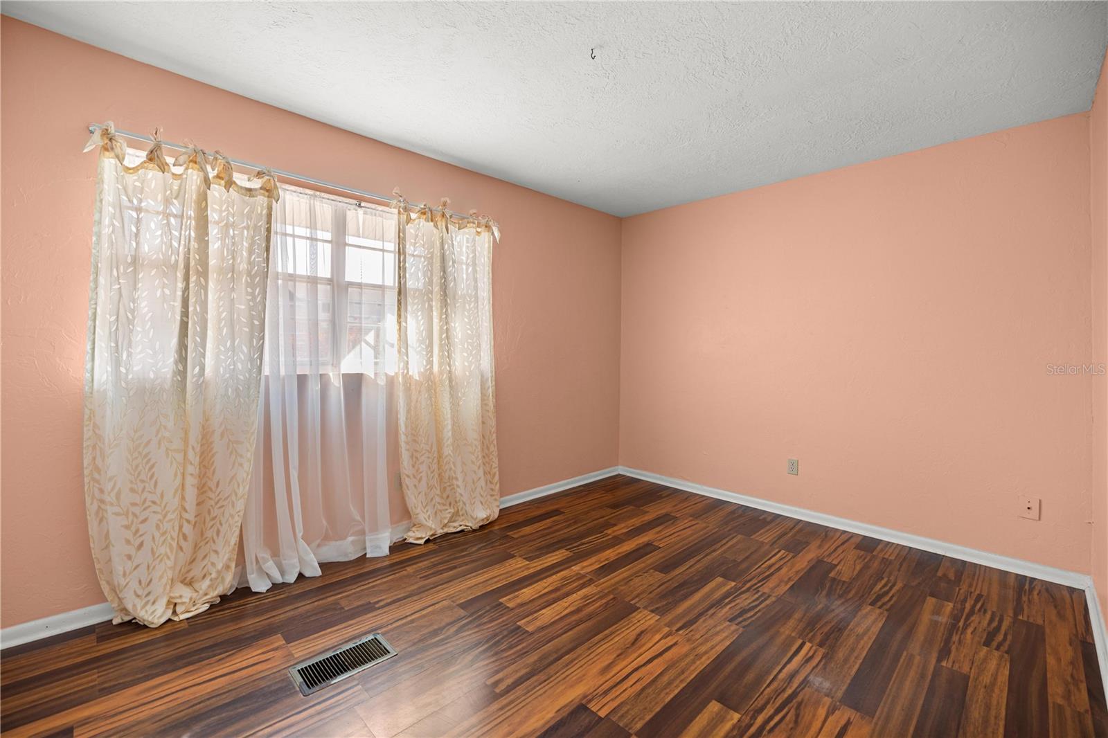 Image 17 of 32 For 11001 Sunset Harbor Road B14