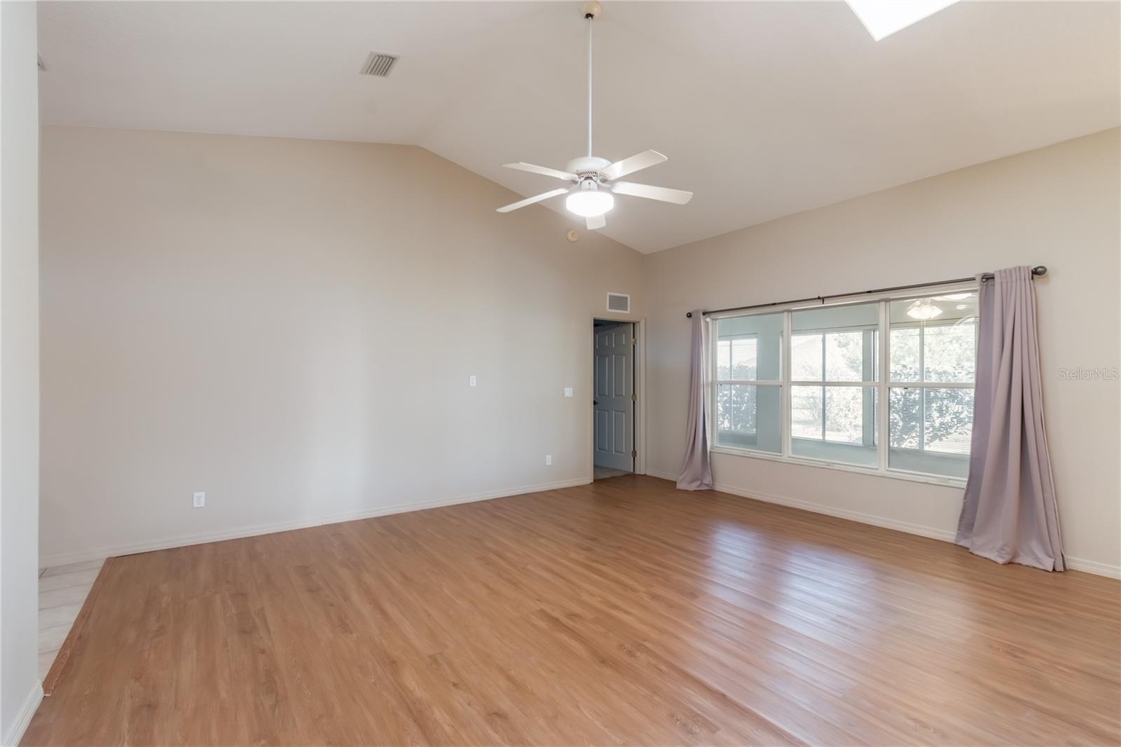 Image 21 of 46 For 5011 31st Street