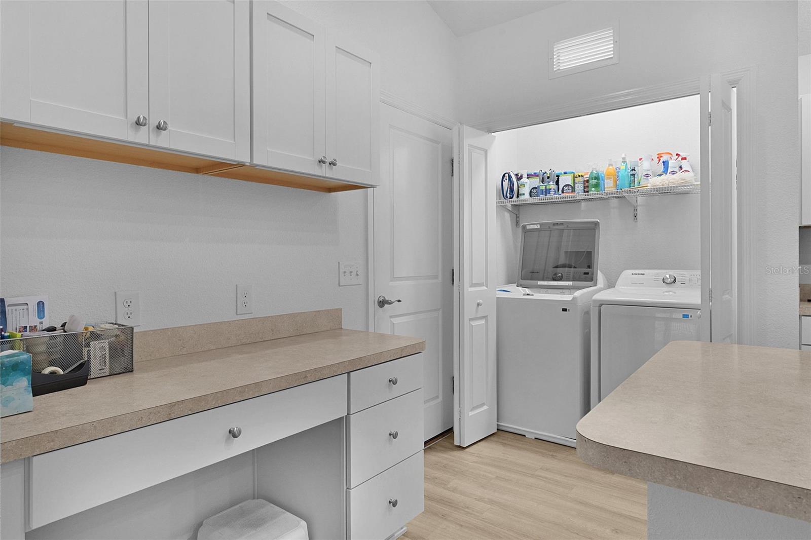 Image 19 of 53 For 842 Spring Avenue