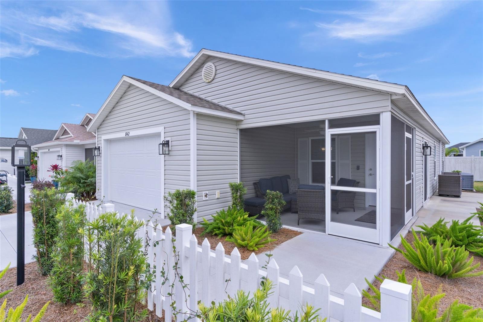 Image 2 of 53 For 842 Spring Avenue