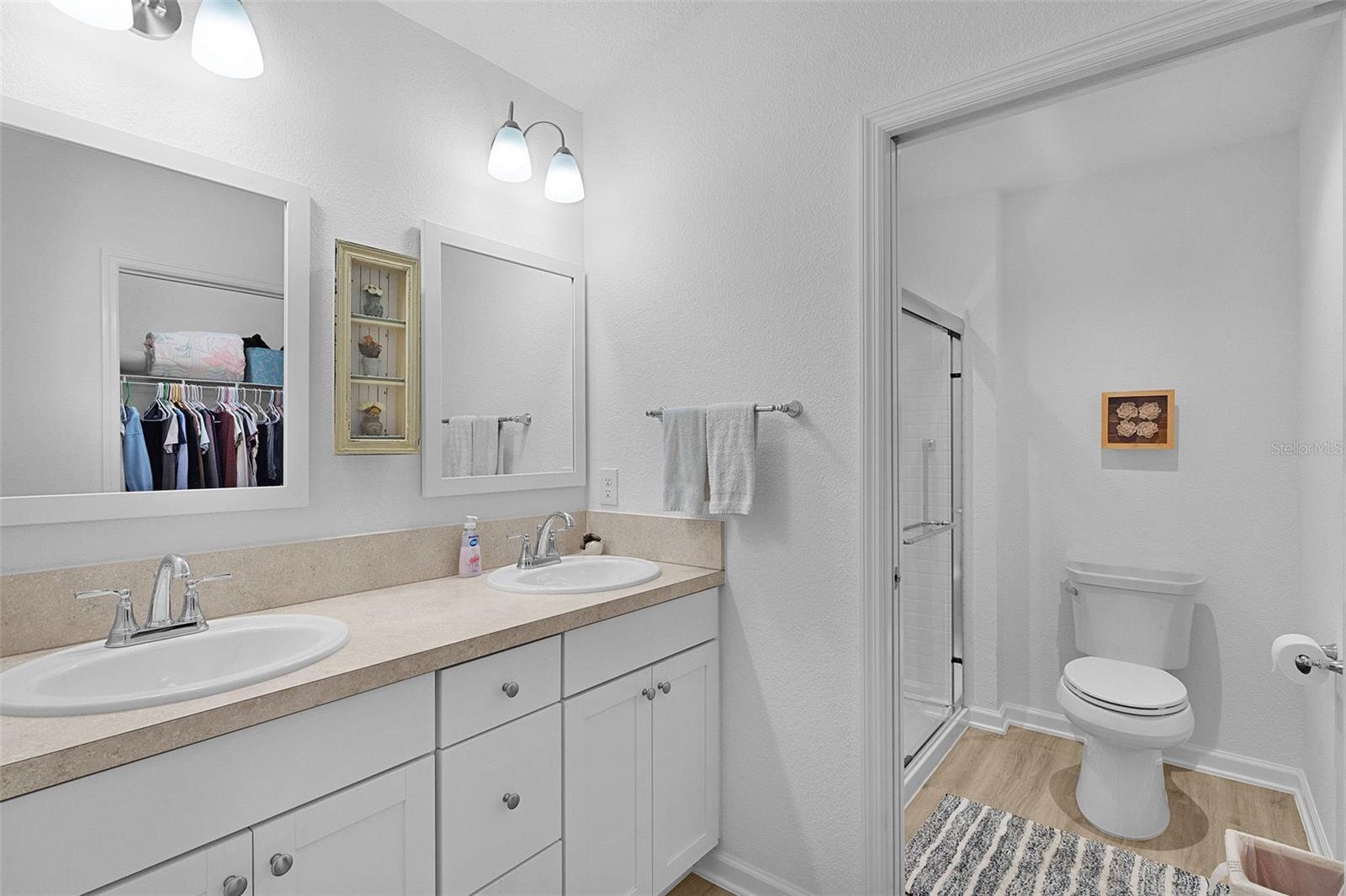 Image 24 of 53 For 842 Spring Avenue