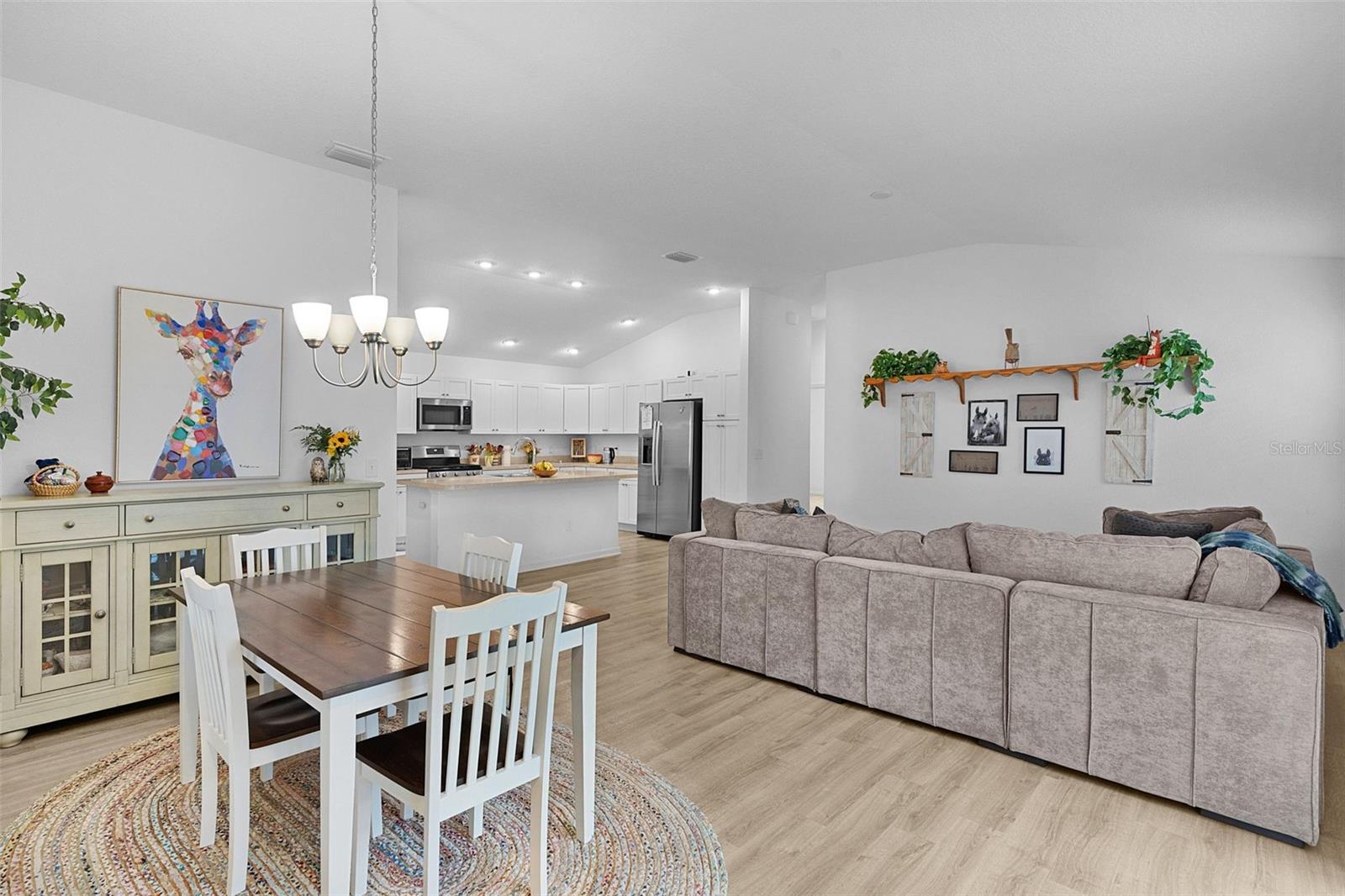 Image 5 of 53 For 842 Spring Avenue