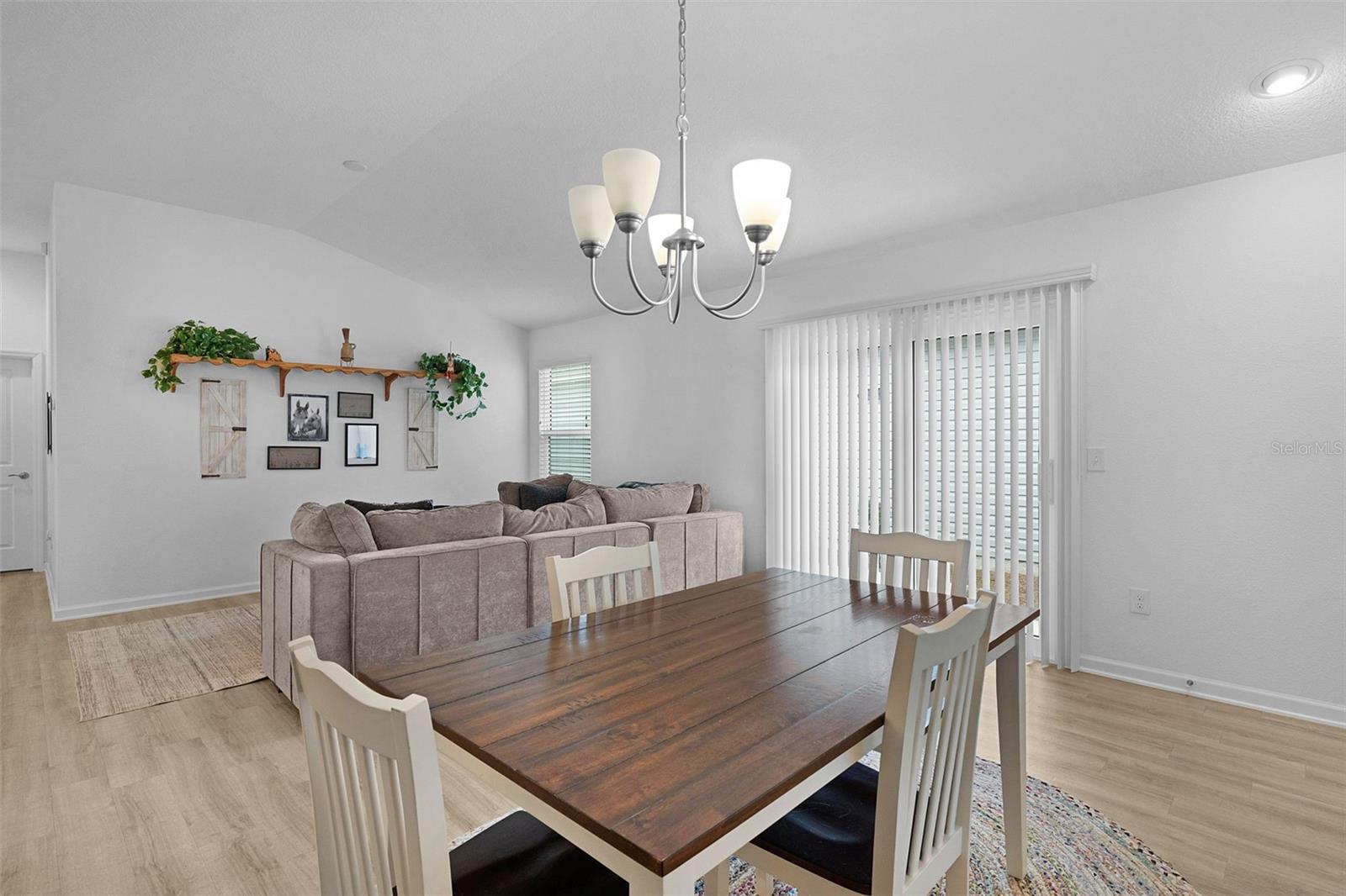 Image 7 of 53 For 842 Spring Avenue