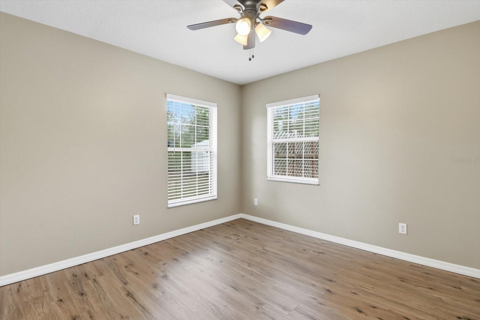 Image 28 of 54 For 11631 195th Place