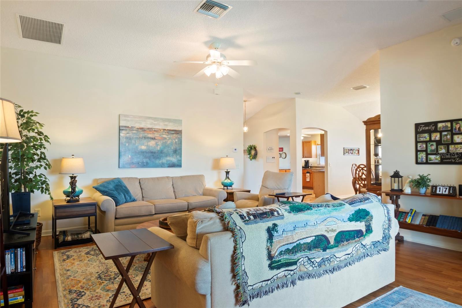 Image 15 of 56 For 17070 91st Lee Avenue