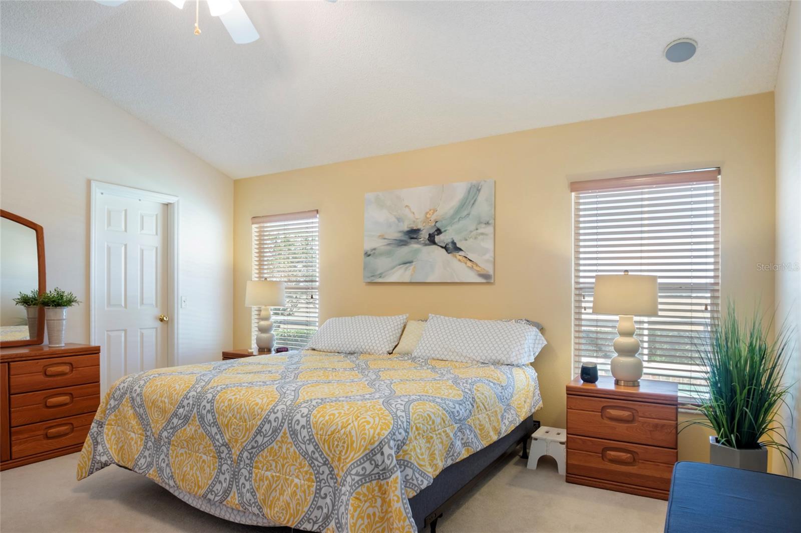 Image 17 of 56 For 17070 91st Lee Avenue