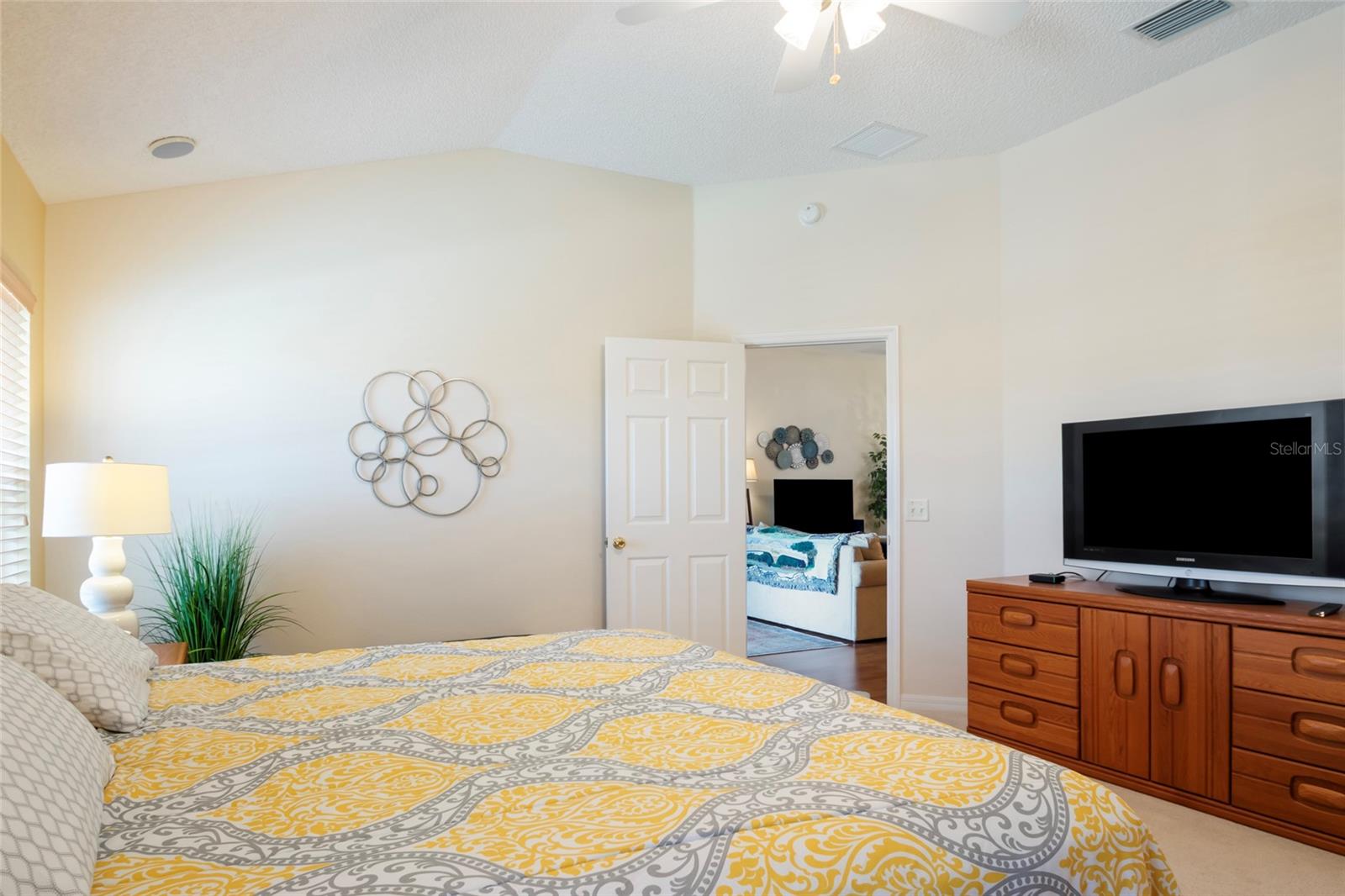 Image 19 of 56 For 17070 91st Lee Avenue