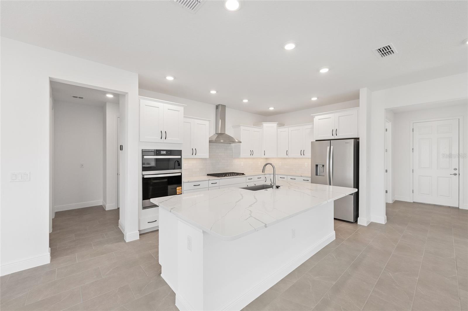 Image 19 of 44 For 9960 106th Circle