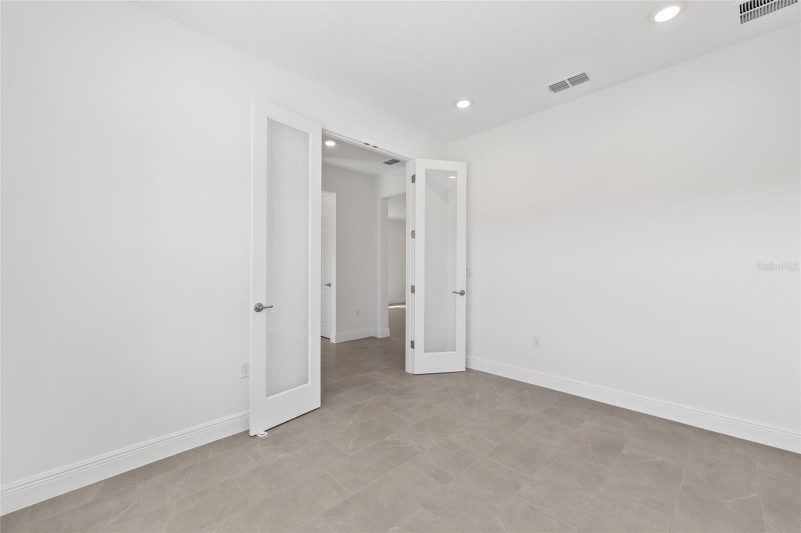 Image 34 of 44 For 9960 106th Circle