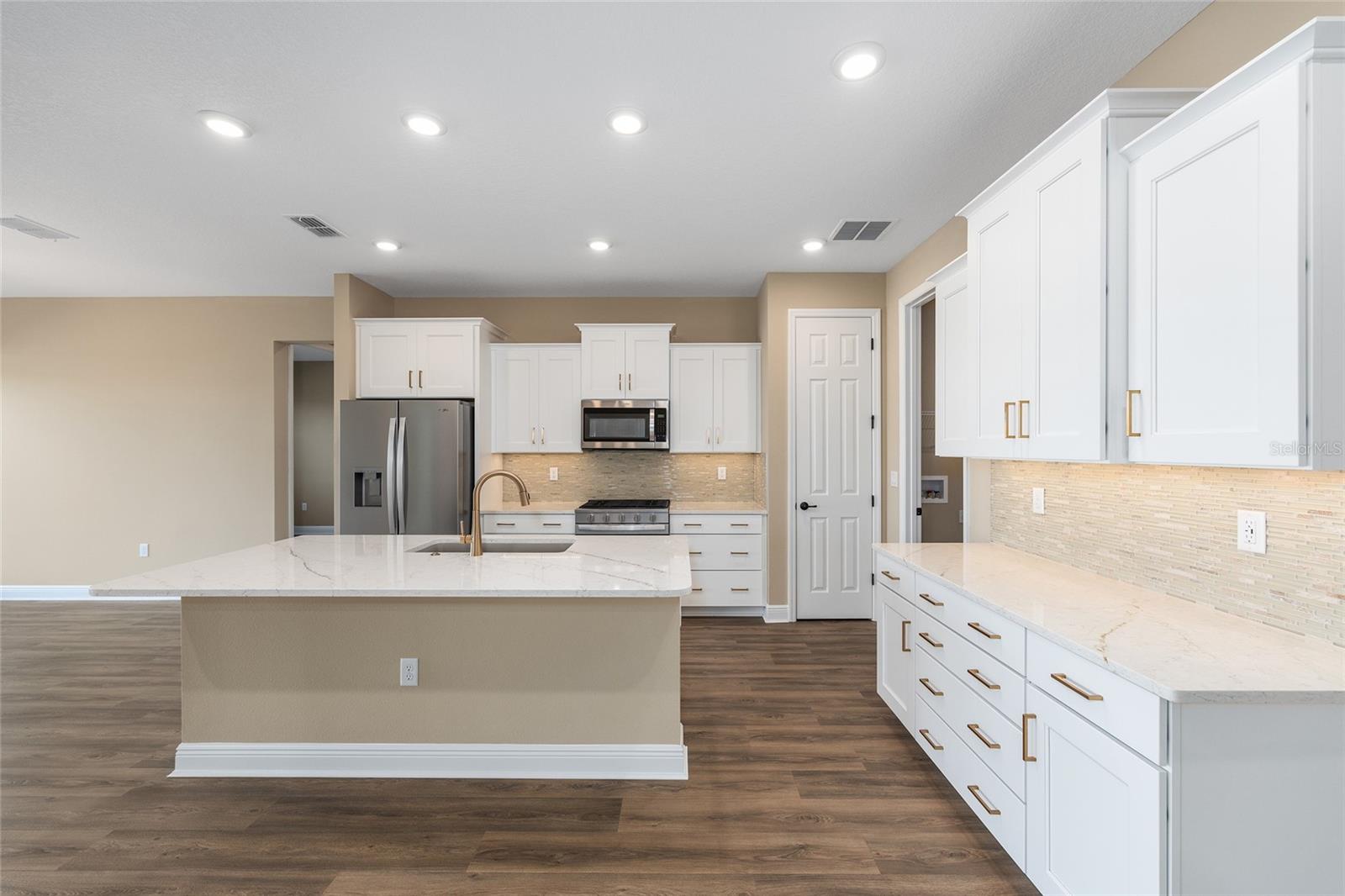 Image 19 of 40 For 9966 106th Circle