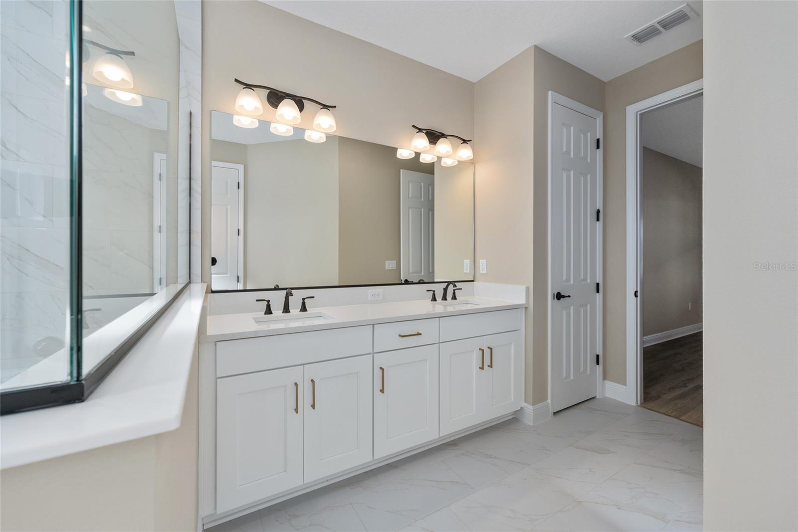 Image 25 of 40 For 9966 106th Circle