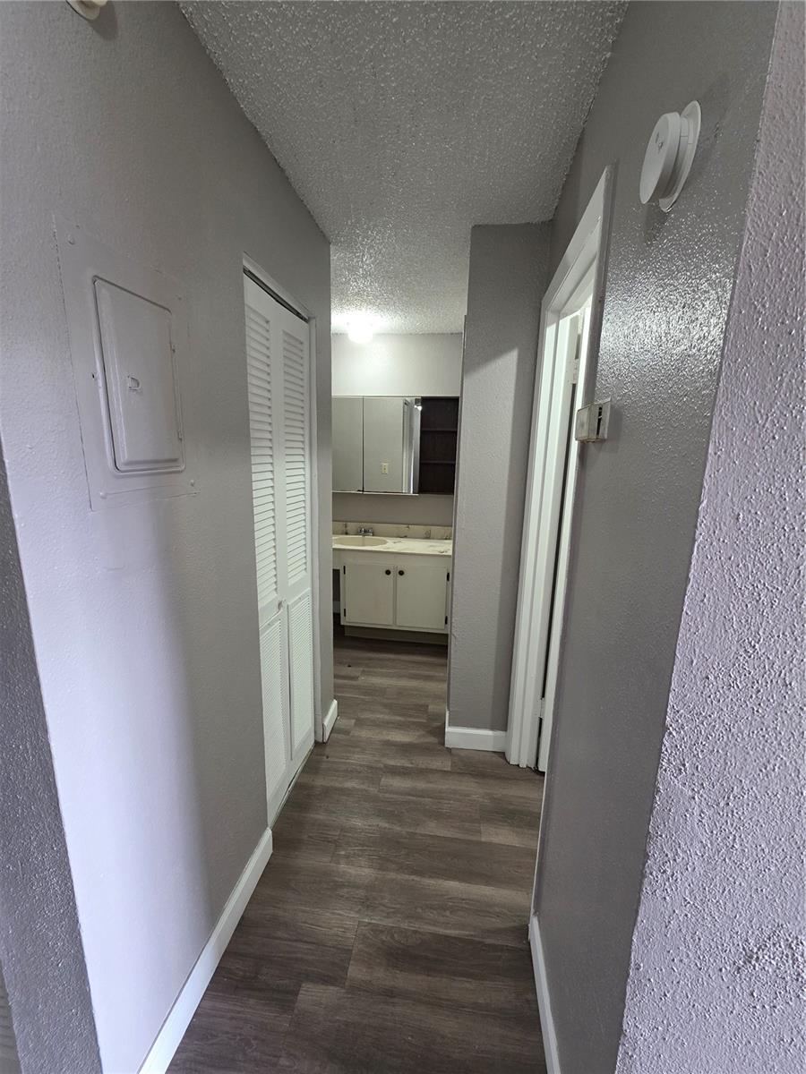 Image 3 of 30 For 2811 Archer Rd 142 Road R142