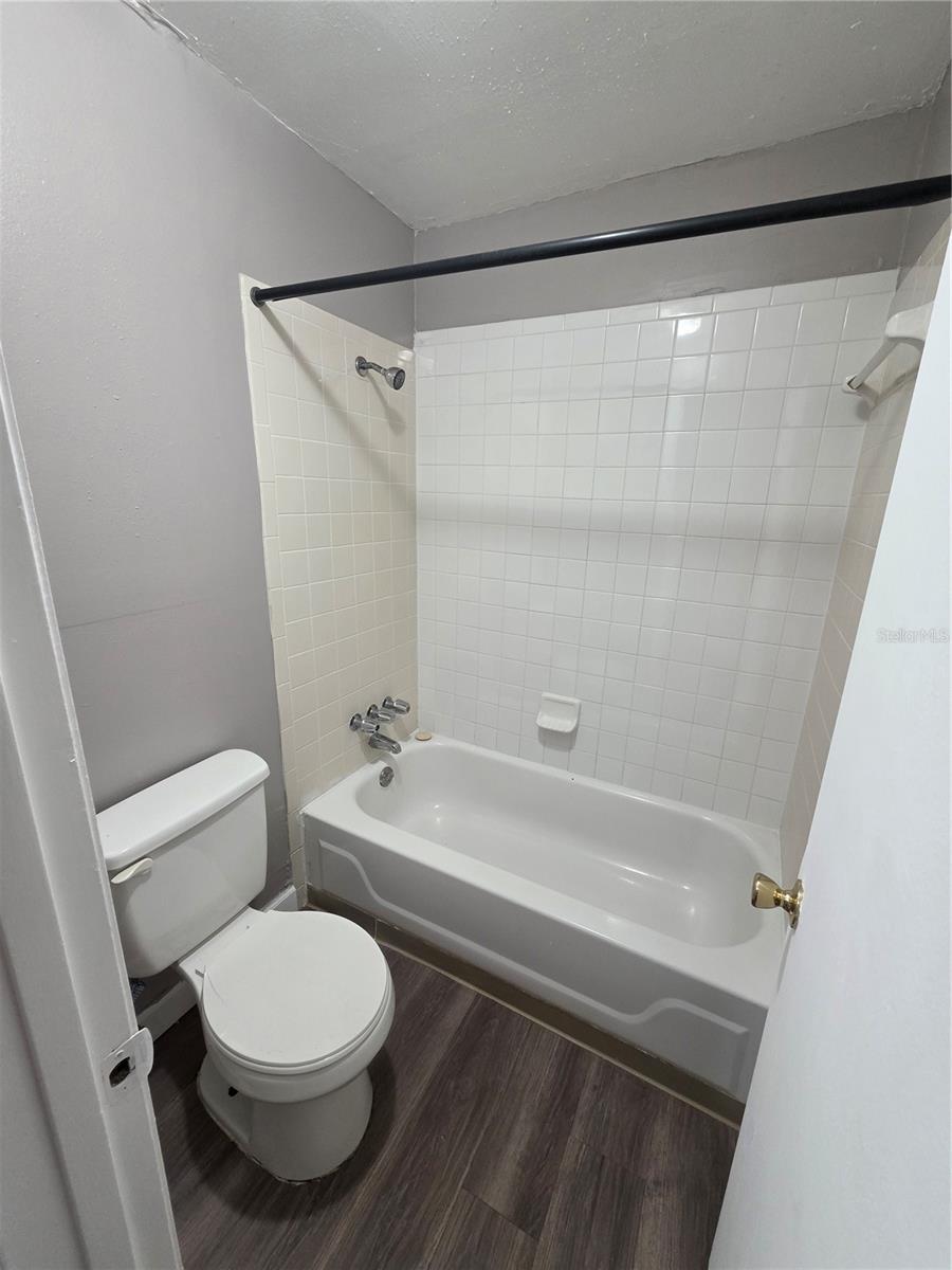 Image 6 of 30 For 2811 Archer Rd 142 Road R142