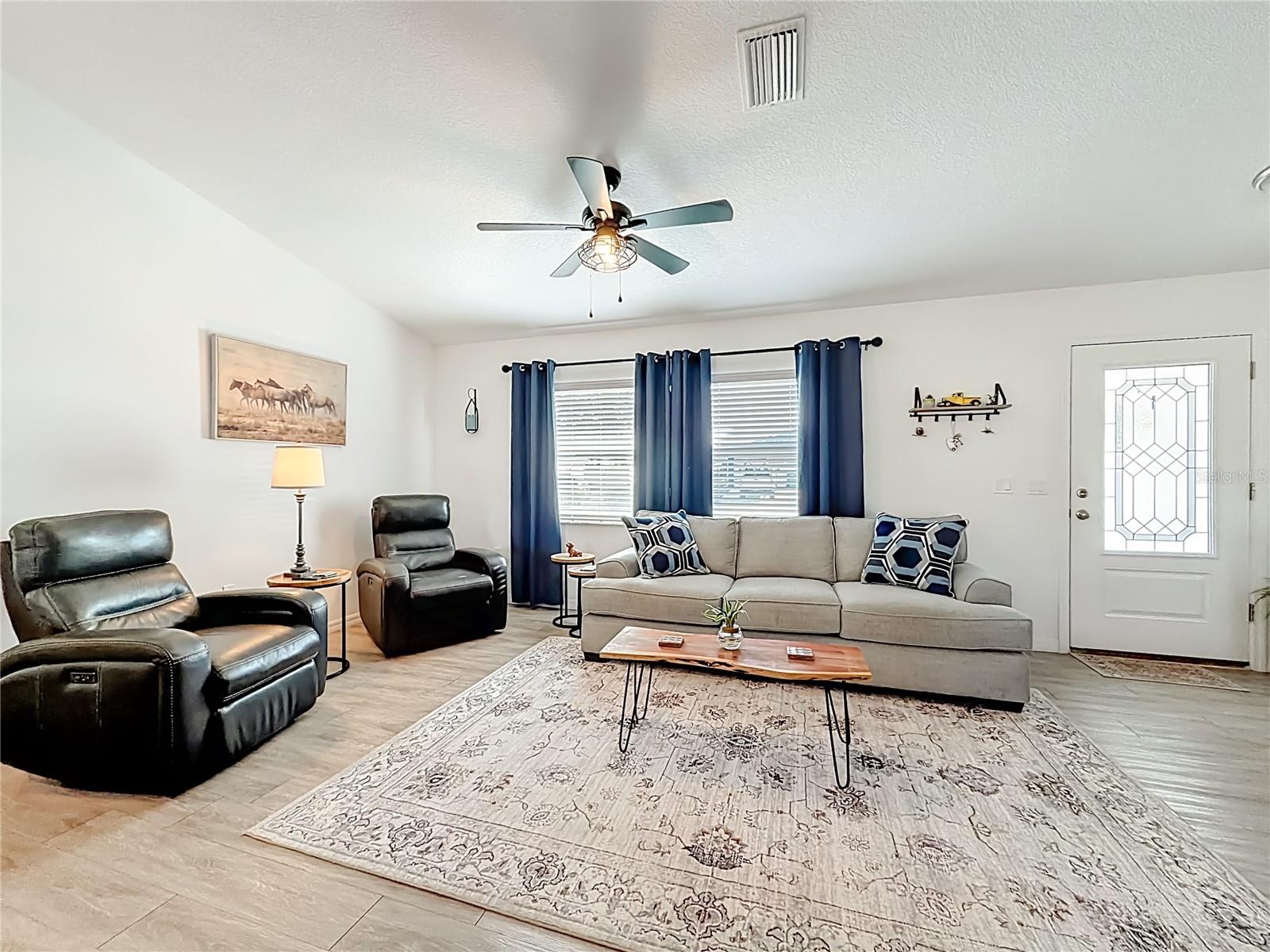 Image 15 of 46 For 4445 Maryland Street