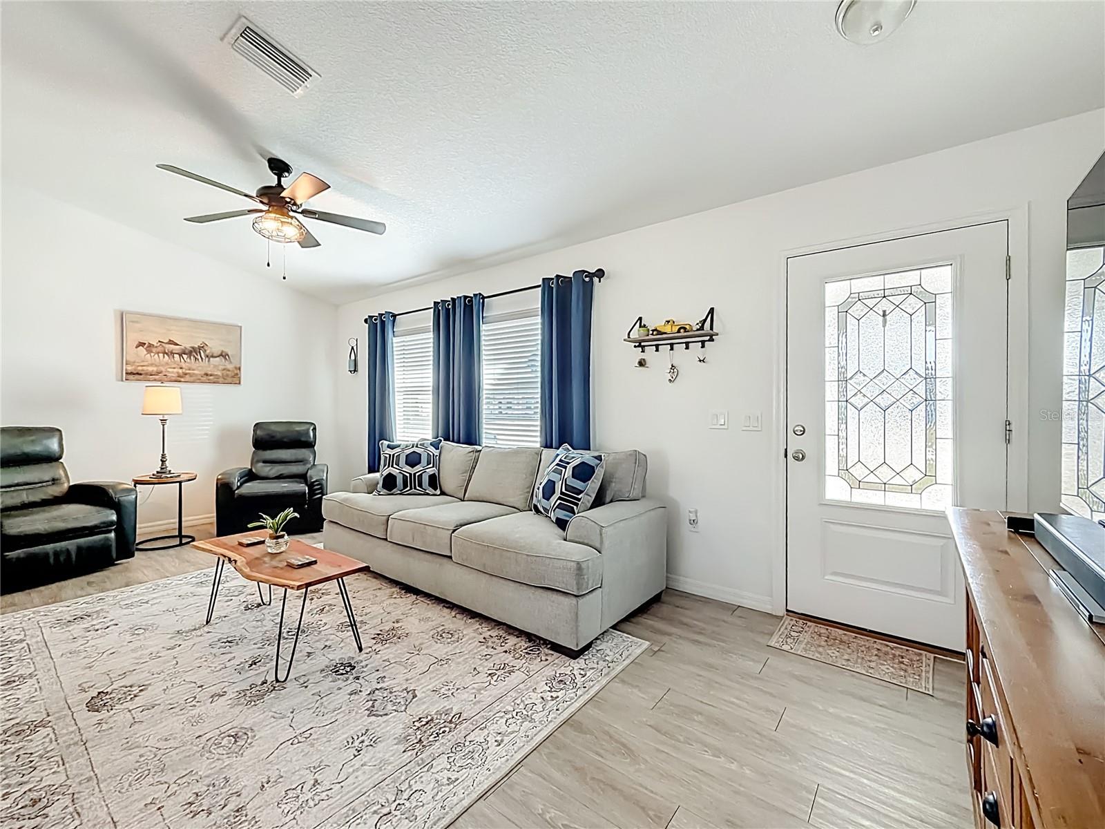 Image 16 of 46 For 4445 Maryland Street