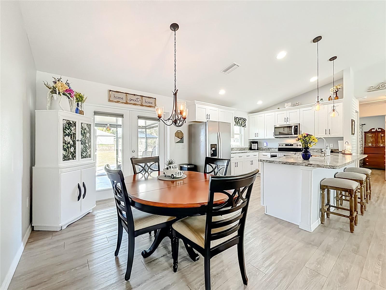 Image 17 of 46 For 4445 Maryland Street