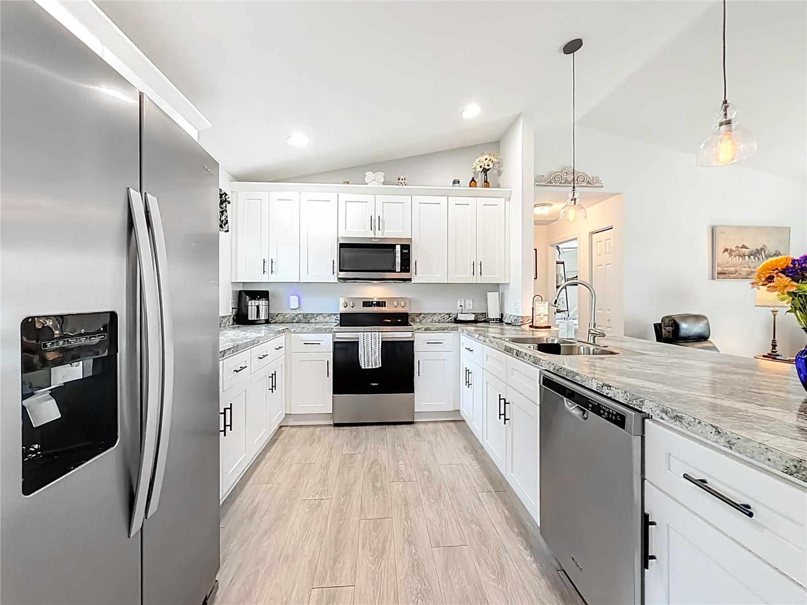 Image 21 of 46 For 4445 Maryland Street