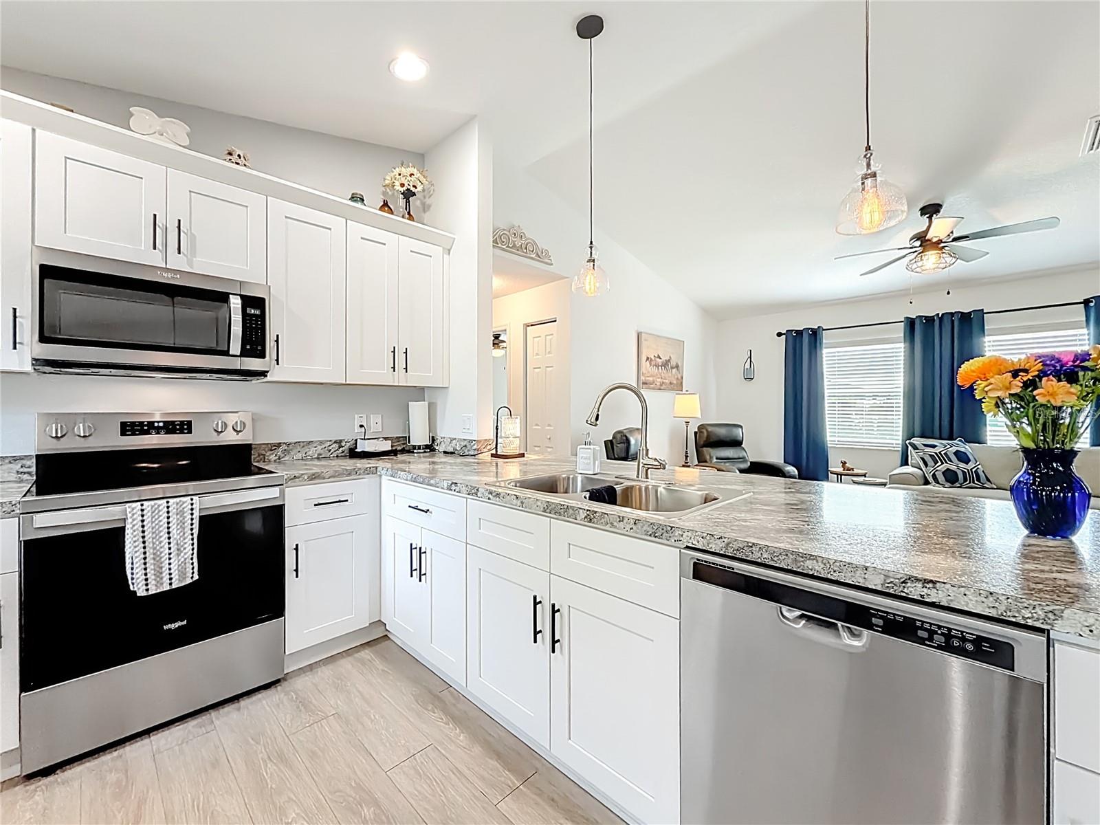 Image 23 of 46 For 4445 Maryland Street