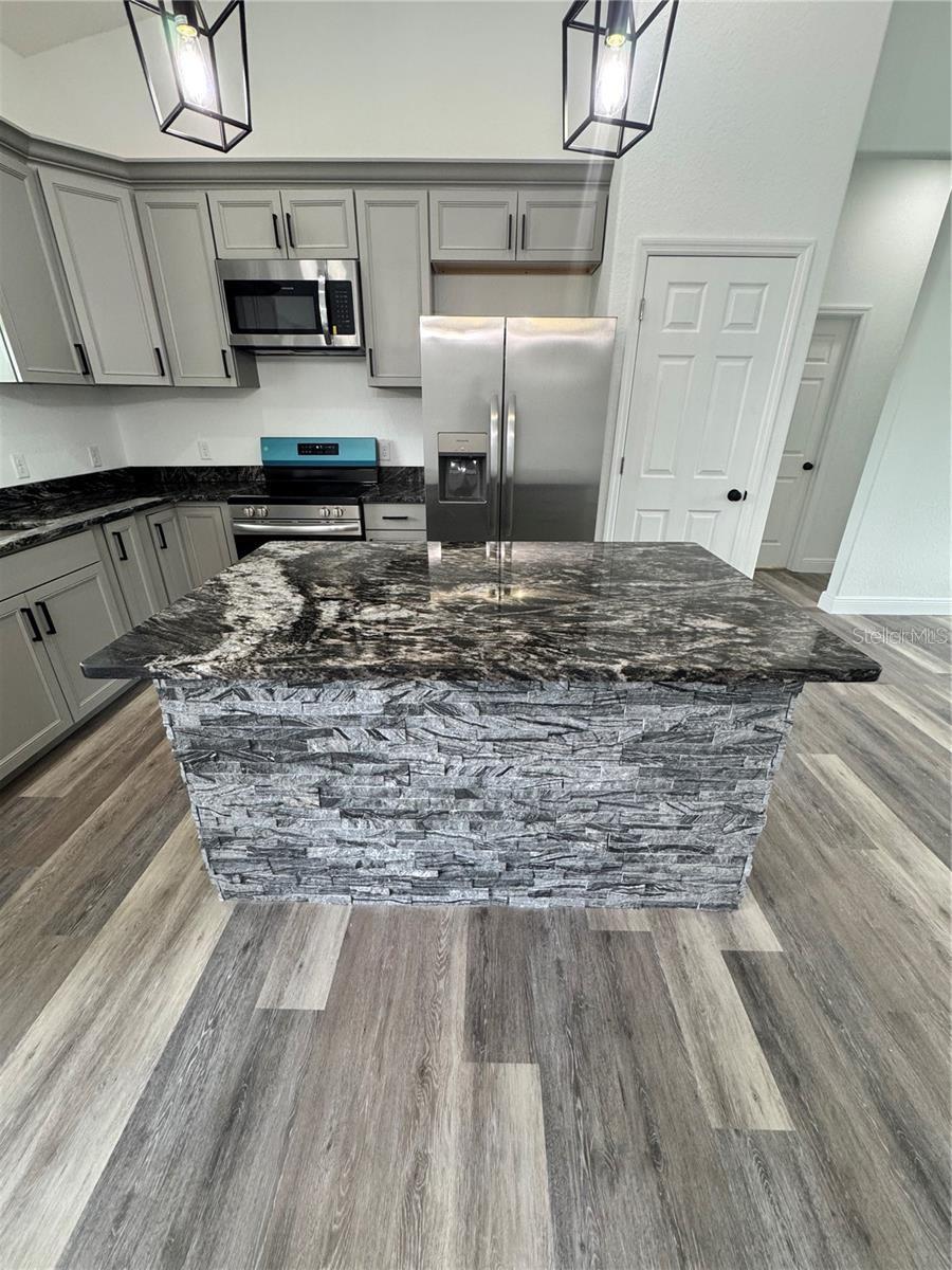 Image 11 of 42 For 5394 6th Place