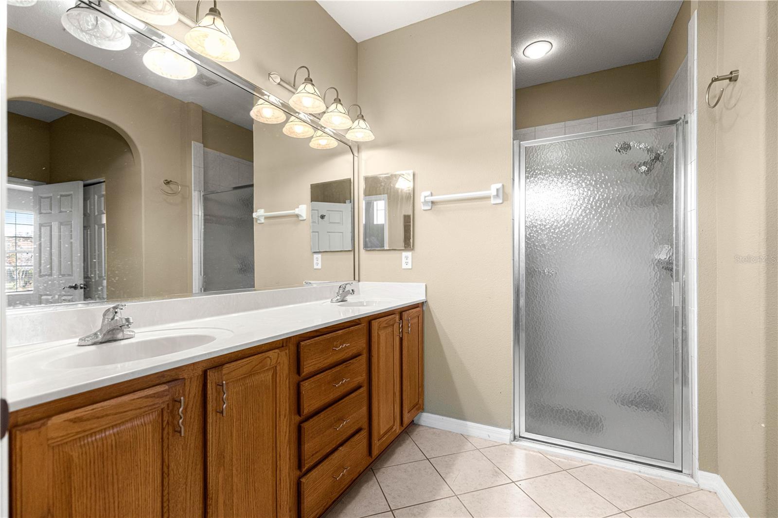 Image 17 of 47 For 8536 82nd Terrace