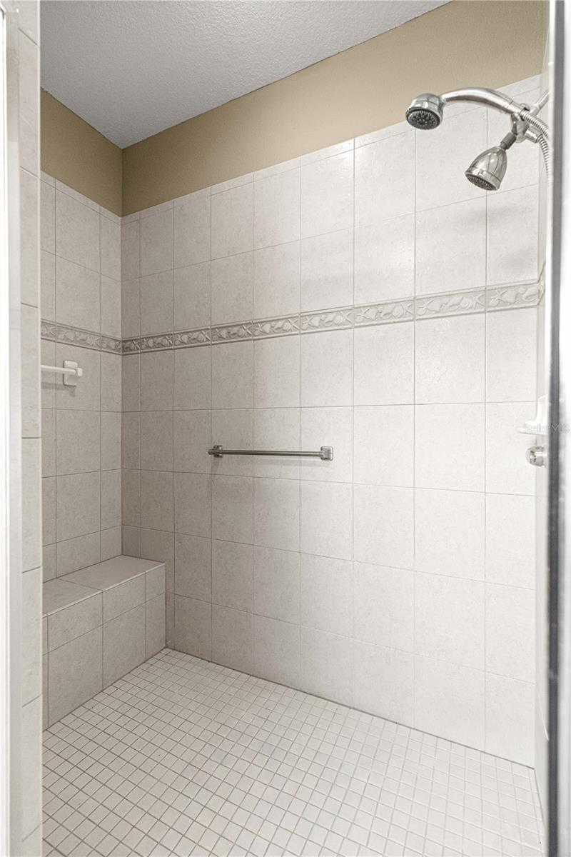 Image 18 of 47 For 8536 82nd Terrace