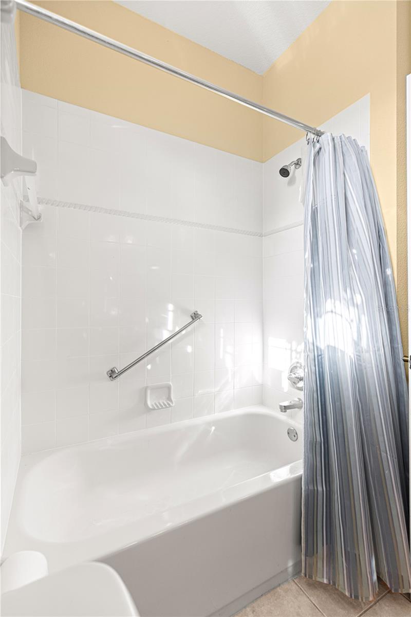 Image 27 of 47 For 8536 82nd Terrace