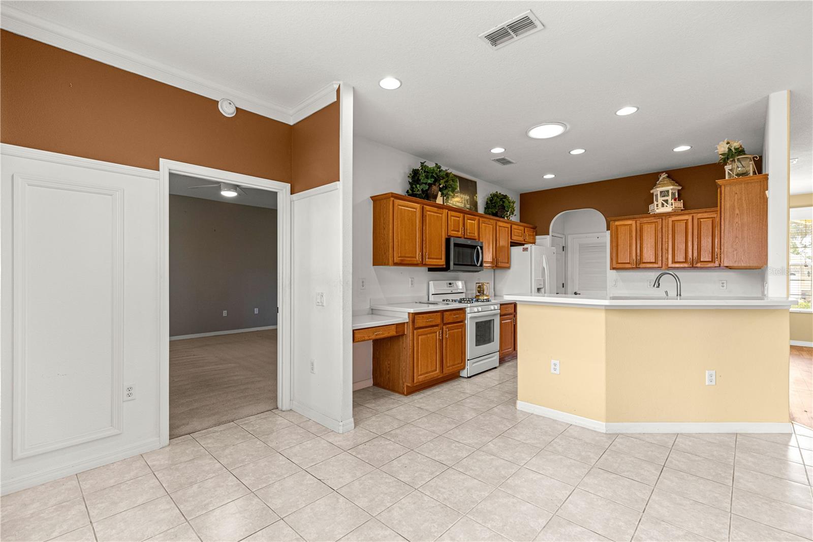 Image 33 of 47 For 8536 82nd Terrace