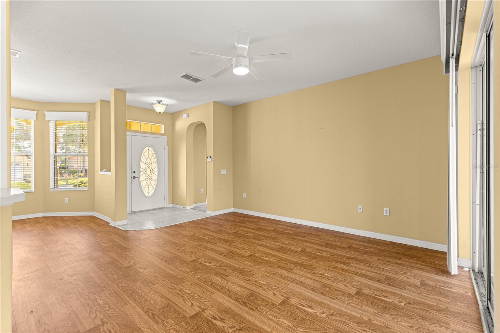 Image 6 of 47 For 8536 82nd Terrace