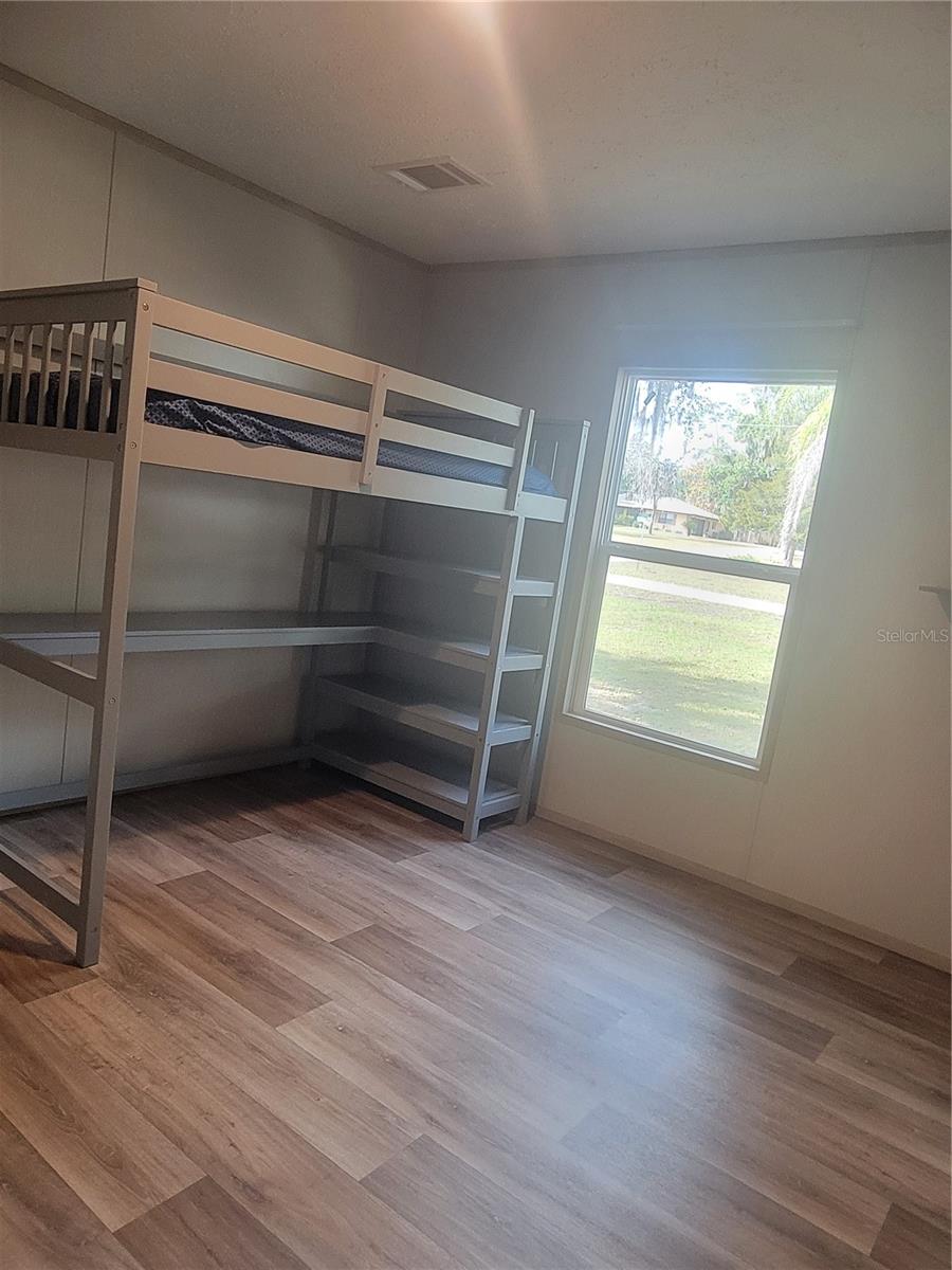 Image 12 of 20 For 2829 Lakefront Drive