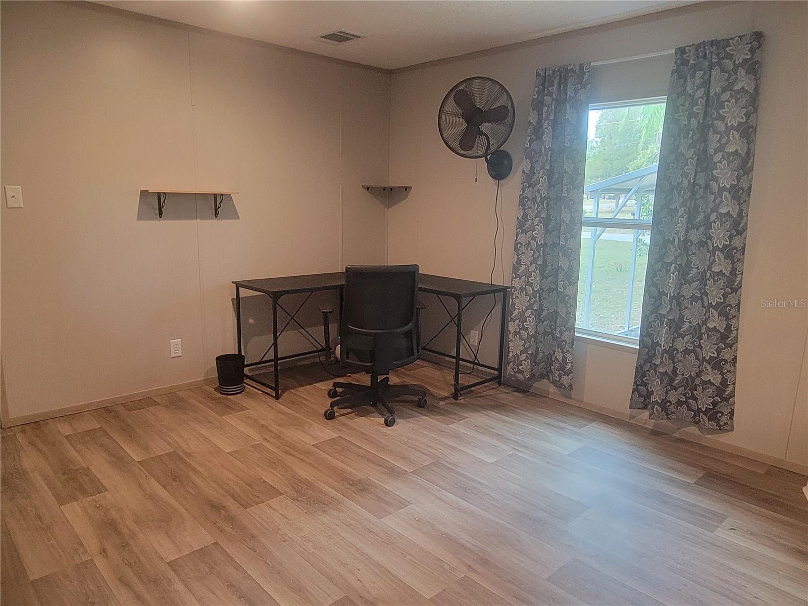 Image 14 of 20 For 2829 Lakefront Drive