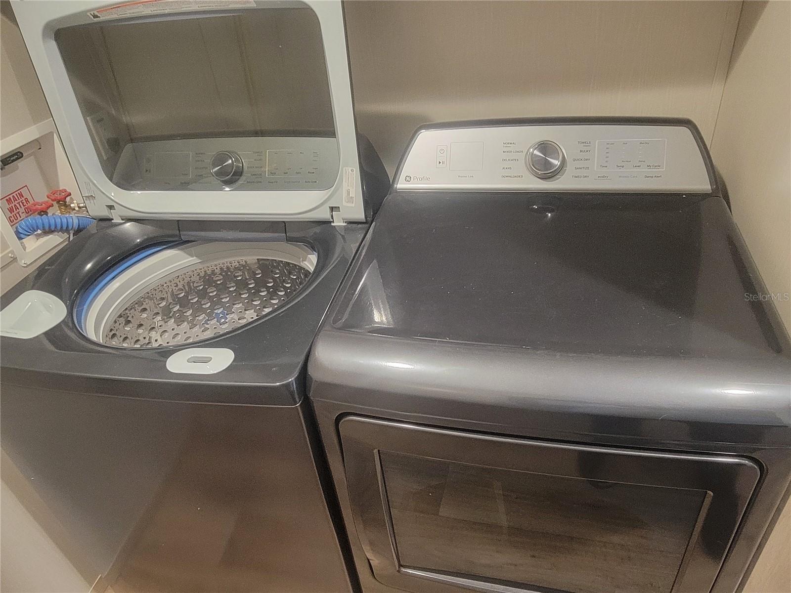 Image 16 of 20 For 2829 Lakefront Drive