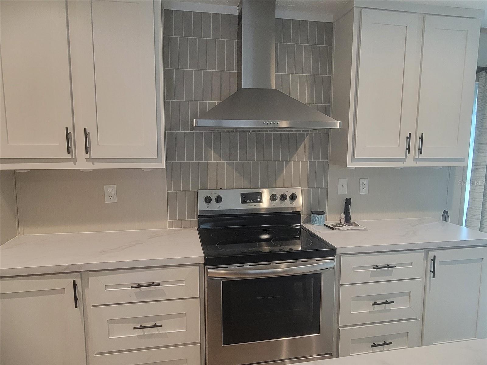 Image 5 of 20 For 2829 Lakefront Drive