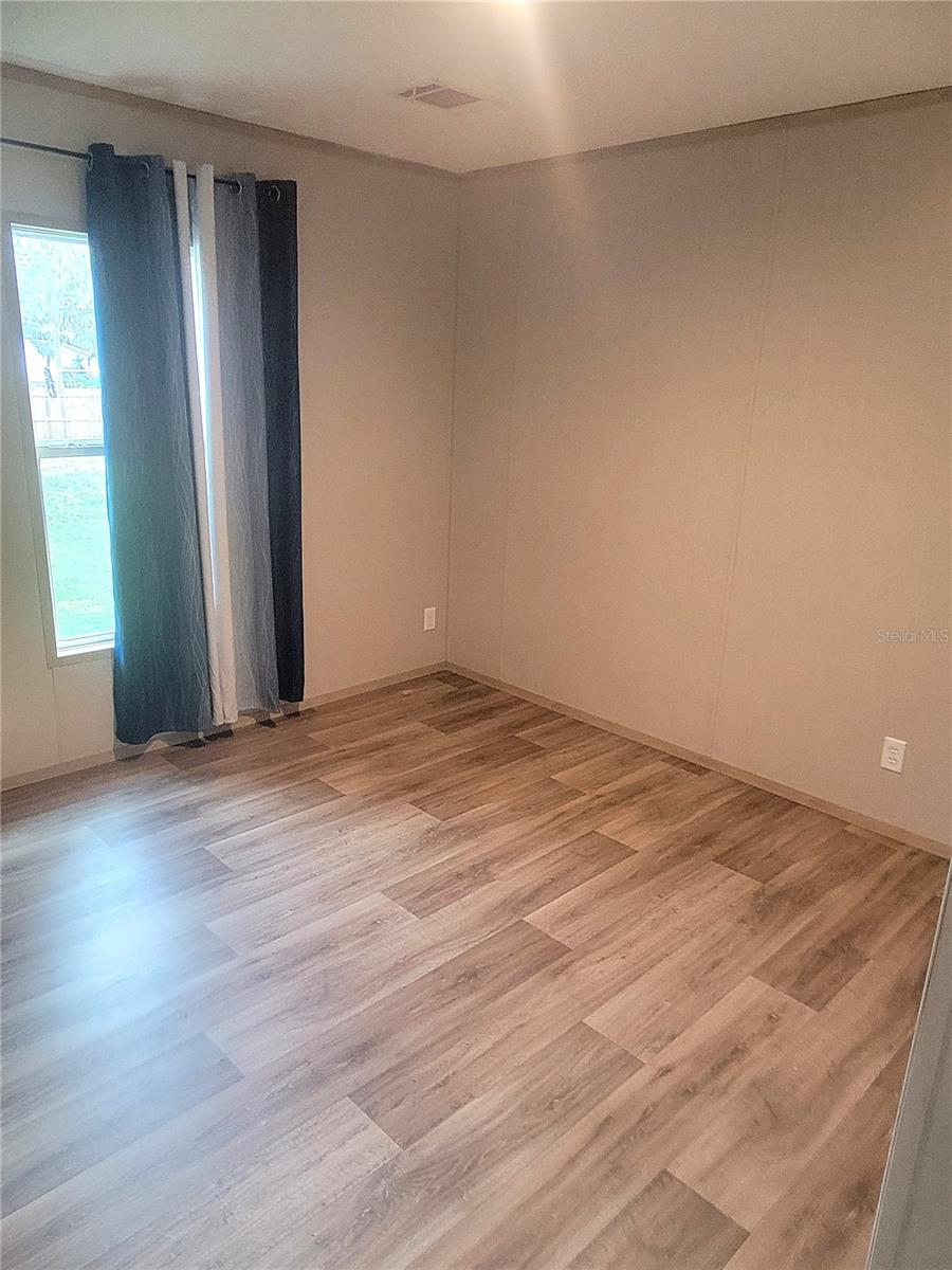 Image 9 of 20 For 2829 Lakefront Drive