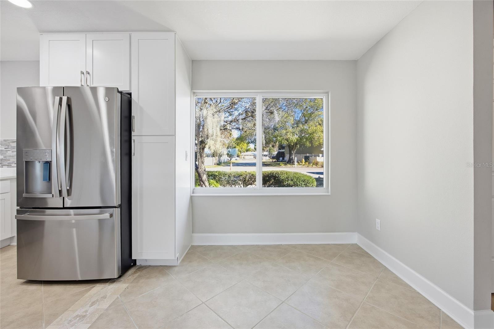 Image 11 of 43 For 11586 Bayshore Drive 14