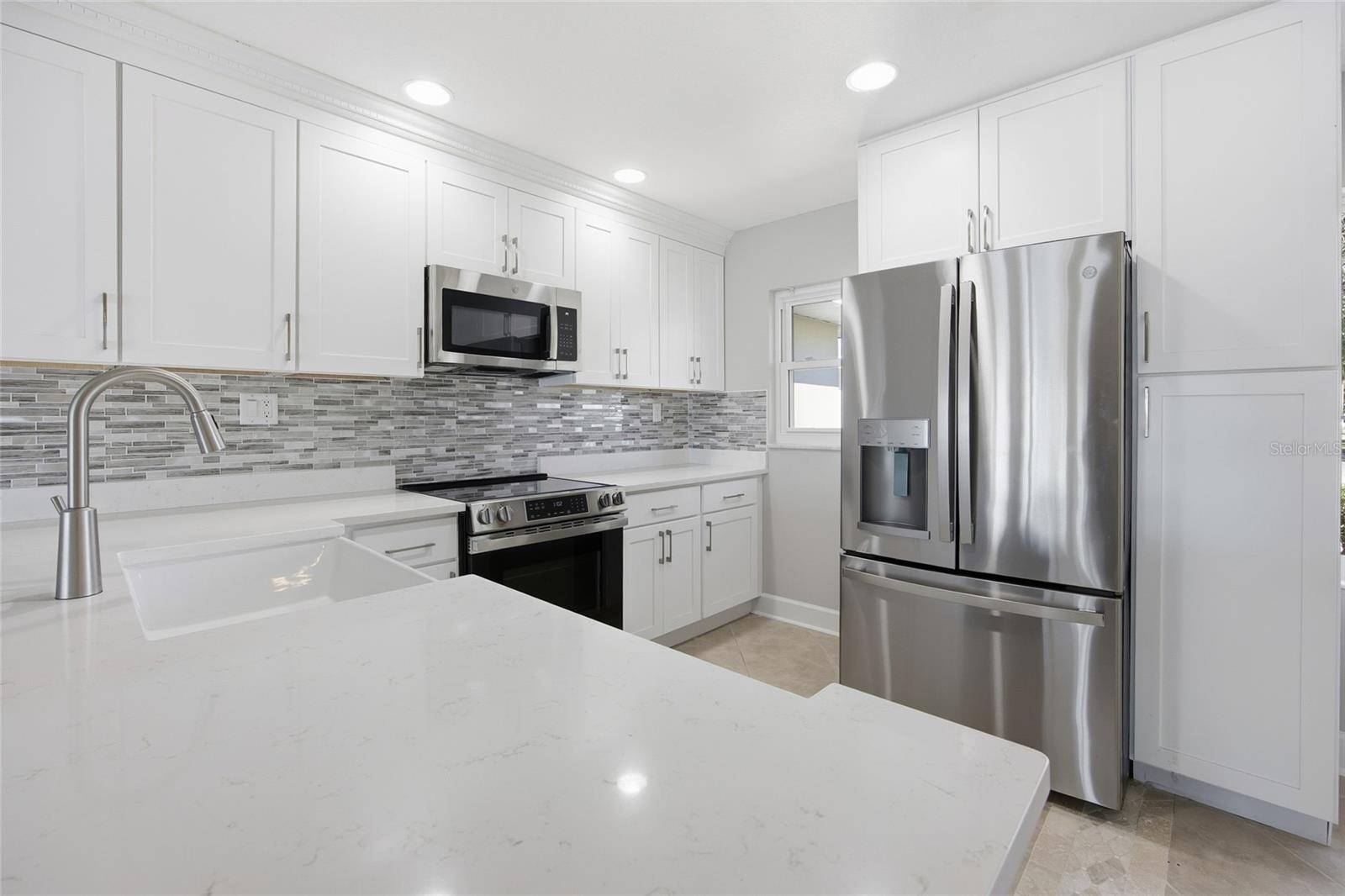 Image 13 of 43 For 11586 Bayshore Drive 14