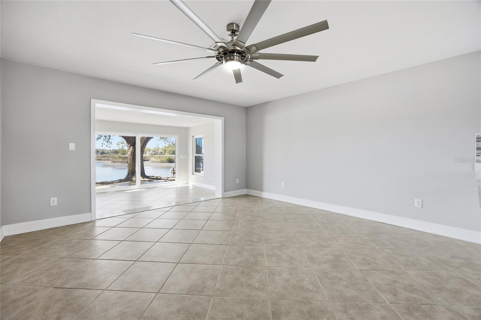 Image 14 of 43 For 11586 Bayshore Drive 14