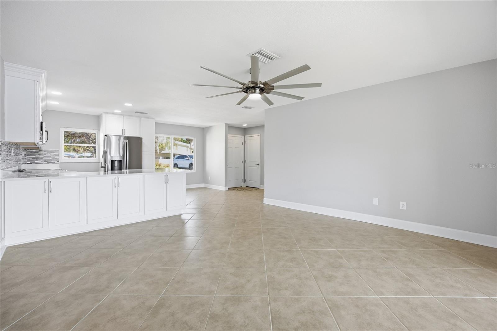 Image 16 of 43 For 11586 Bayshore Drive 14