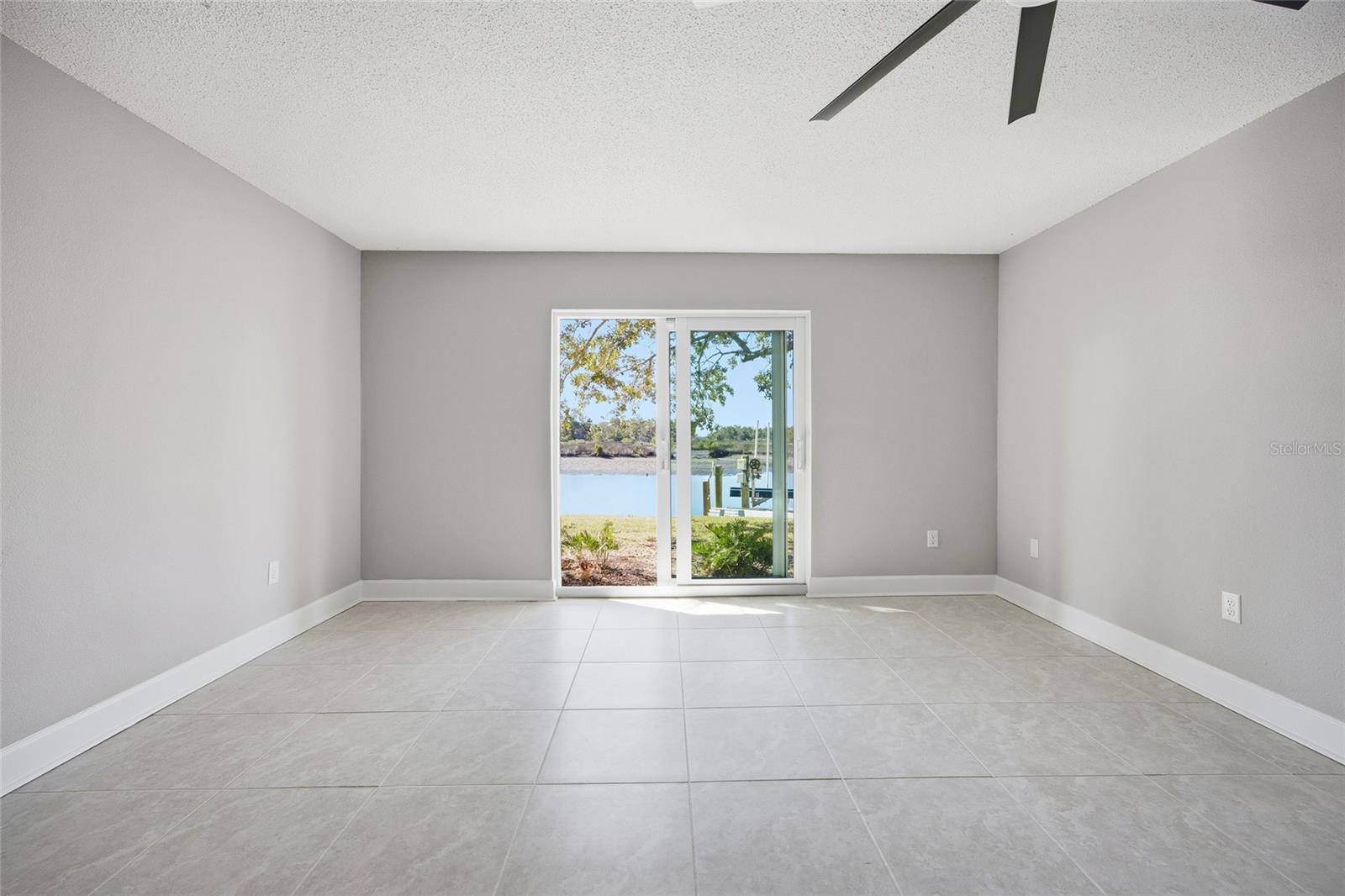 Image 28 of 43 For 11586 Bayshore Drive 14