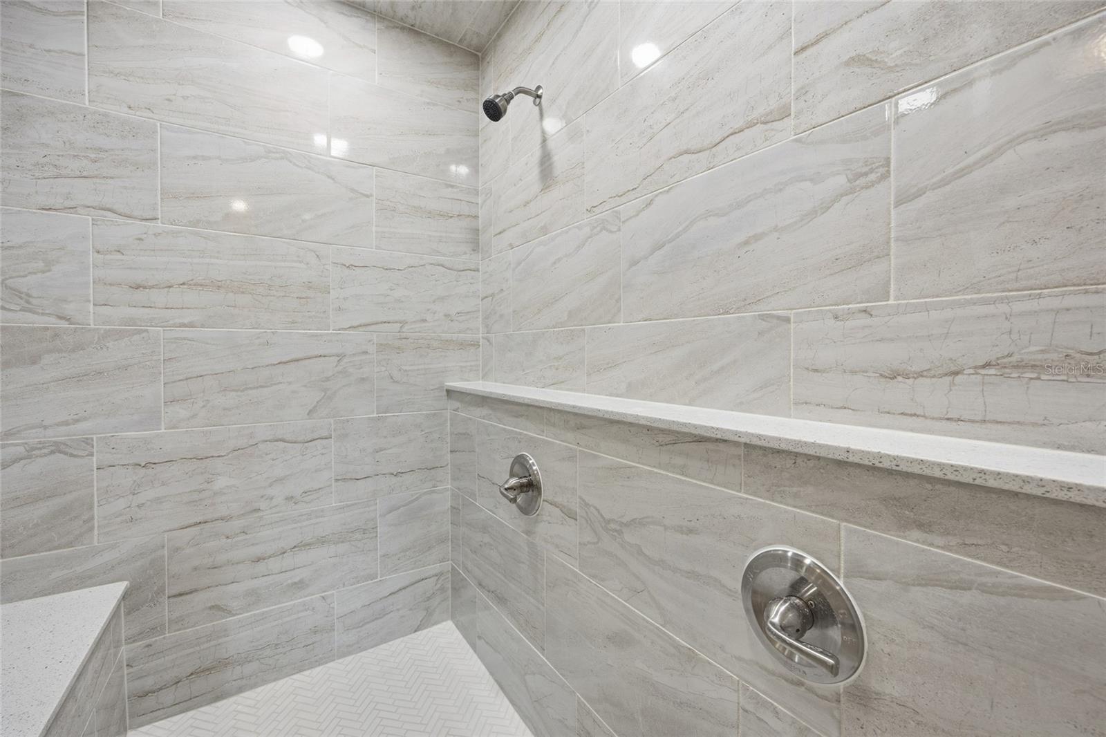 Image 31 of 43 For 11586 Bayshore Drive 14