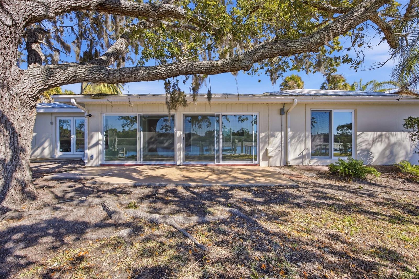 Image 34 of 43 For 11586 Bayshore Drive 14