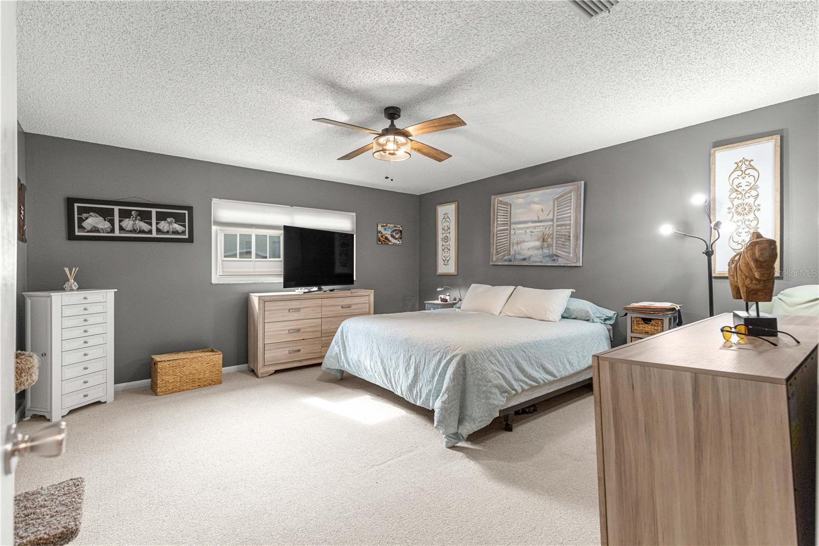 Image 21 of 39 For 8738 90th Street B