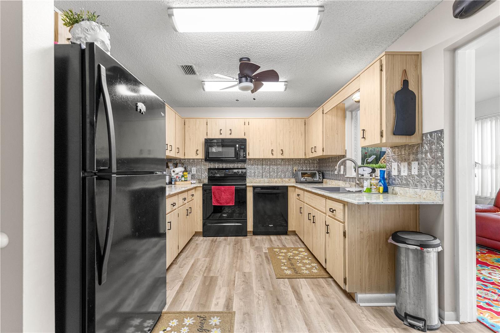 Image 28 of 39 For 8738 90th Street B