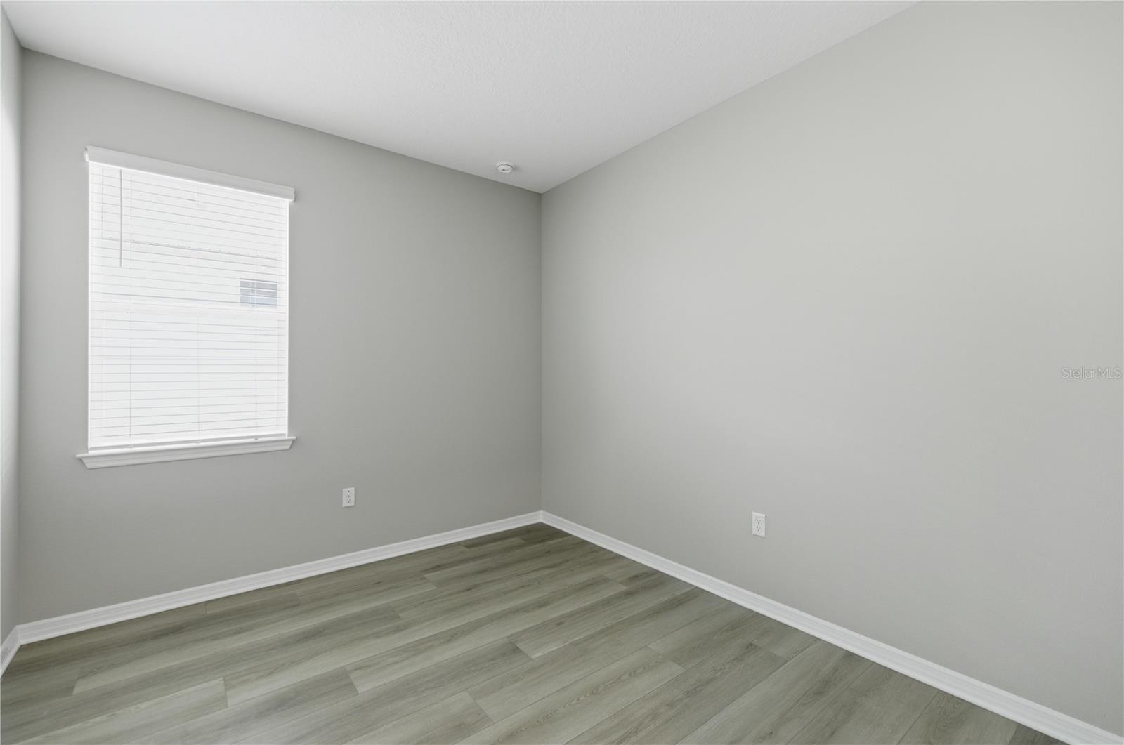 Image 15 of 27 For 5696 71 Court