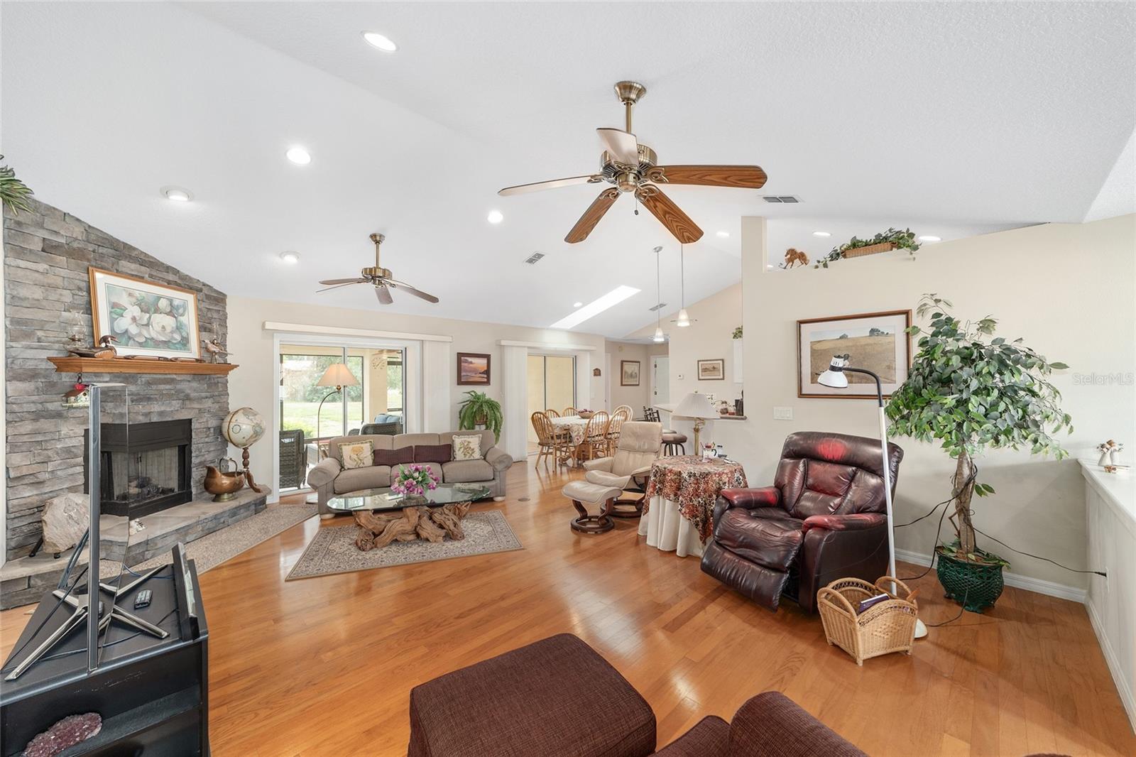 Image 13 of 67 For 2320 33rd Place