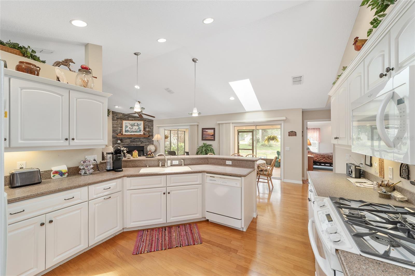 Image 23 of 67 For 2320 33rd Place