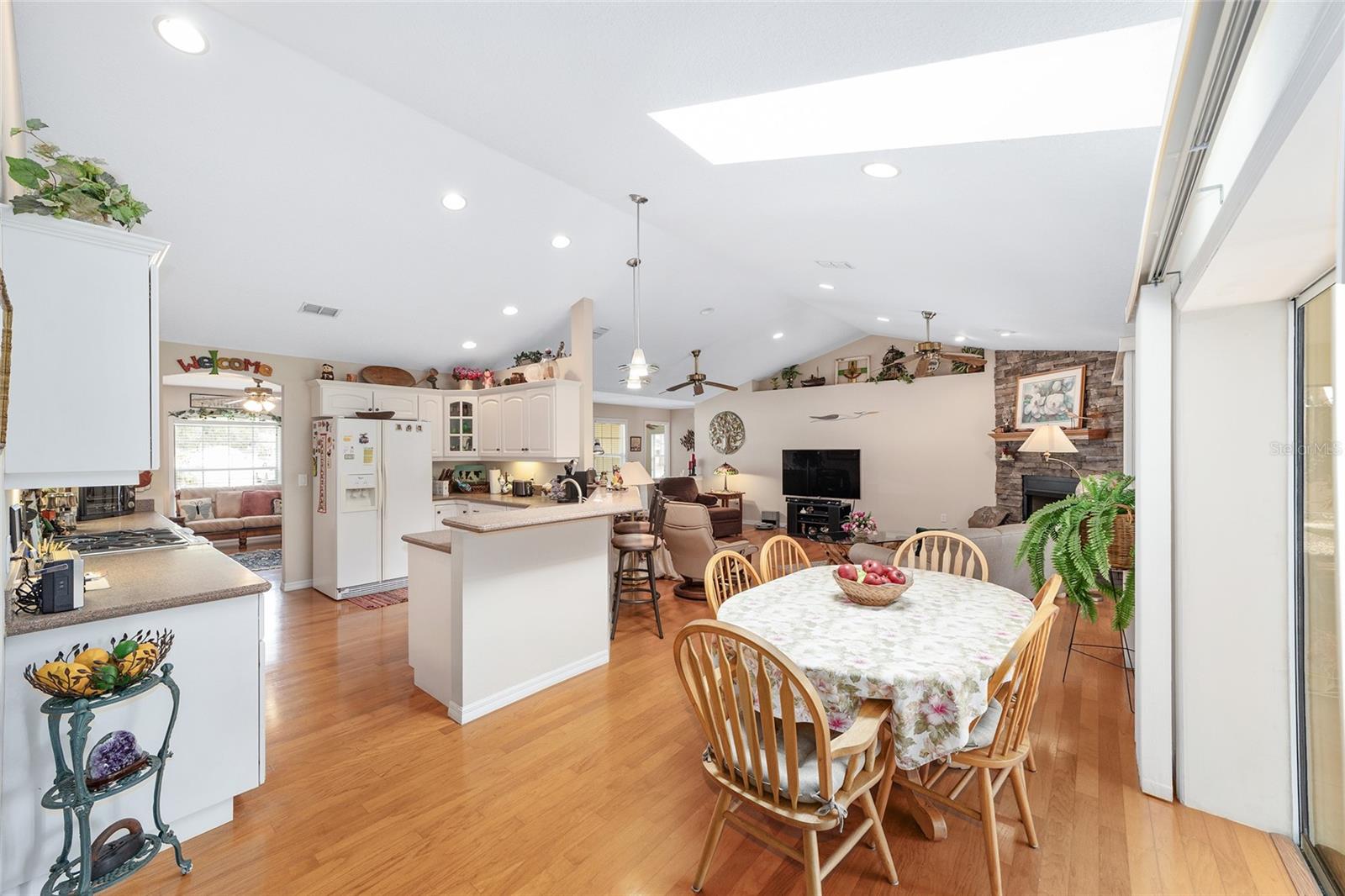 Image 25 of 67 For 2320 33rd Place